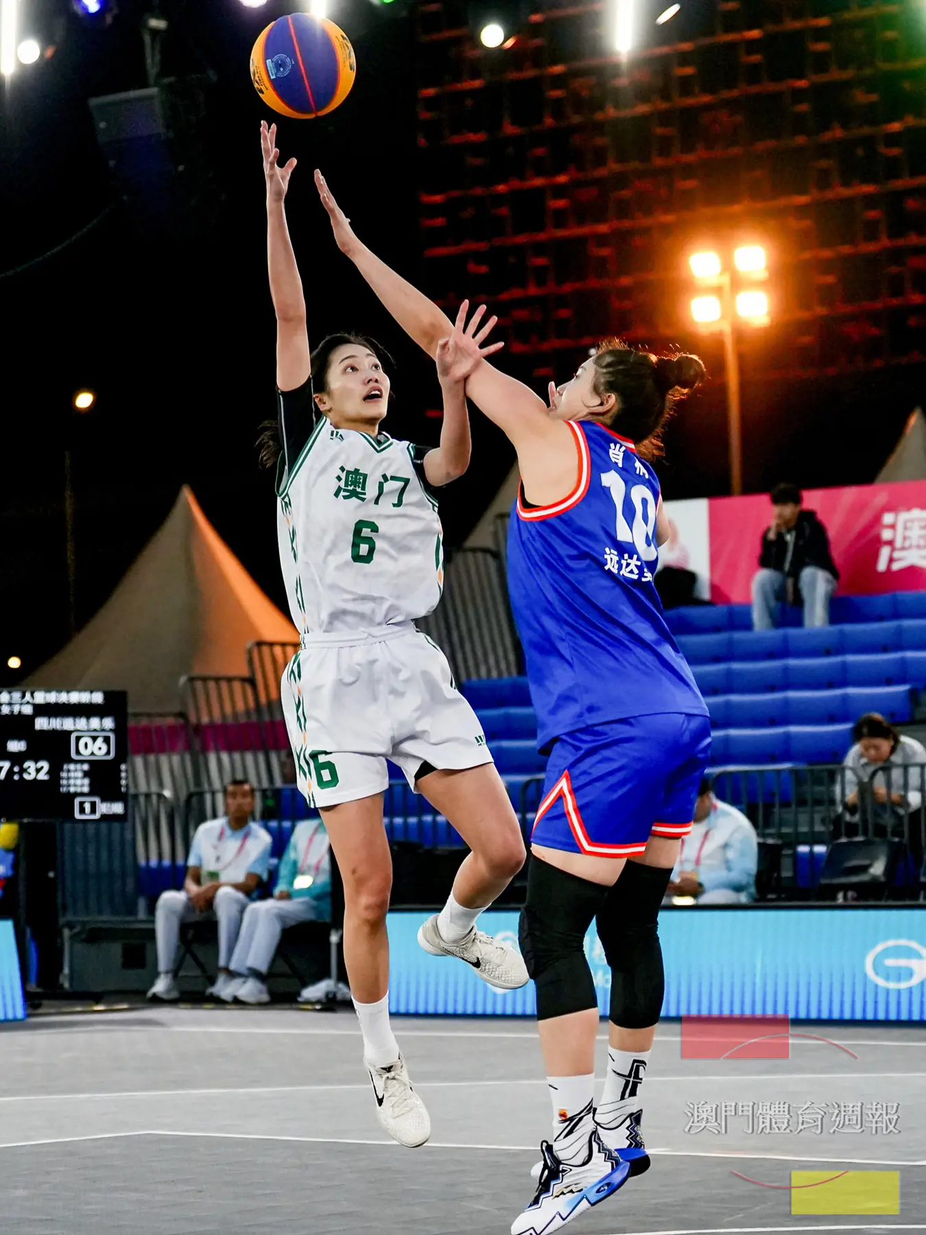 副3 鄭雅斯肩負起籃底搶分重任.jpg